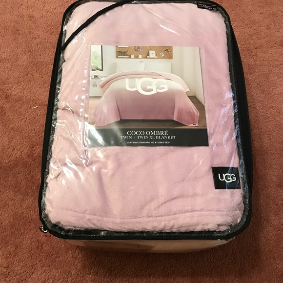 UGG Bedding New Ugg Coco Ombr Blanket In Rose Water Ombr Size